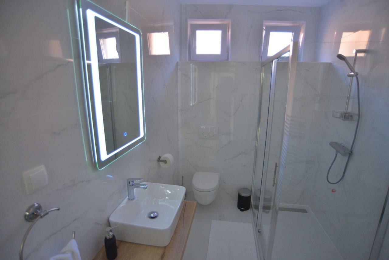 Apartman Lena Dakovo Exterior foto